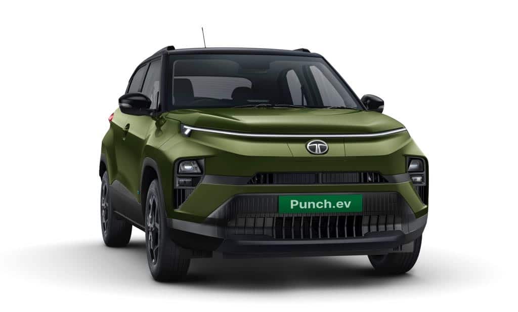 Car showroom in India showing facelift model and outgoing model side by side for buyer decision