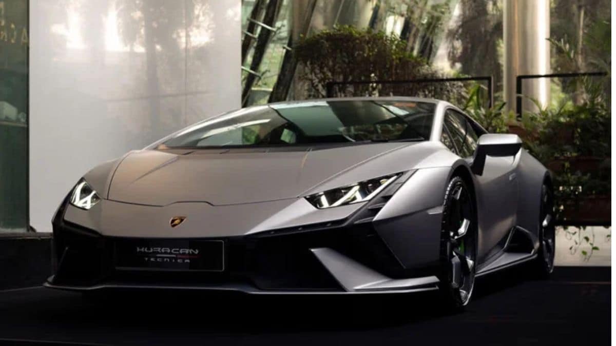 Lamborghini Huracán Tecnica parked at dusk symbolising the end of the model’s decade-long journey in India