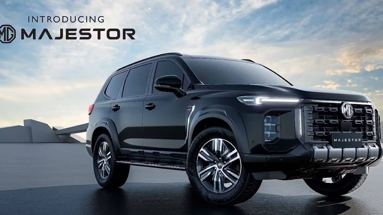 MG Majestor flagship SUV front profile at India launch showing bold grille and full size three row design