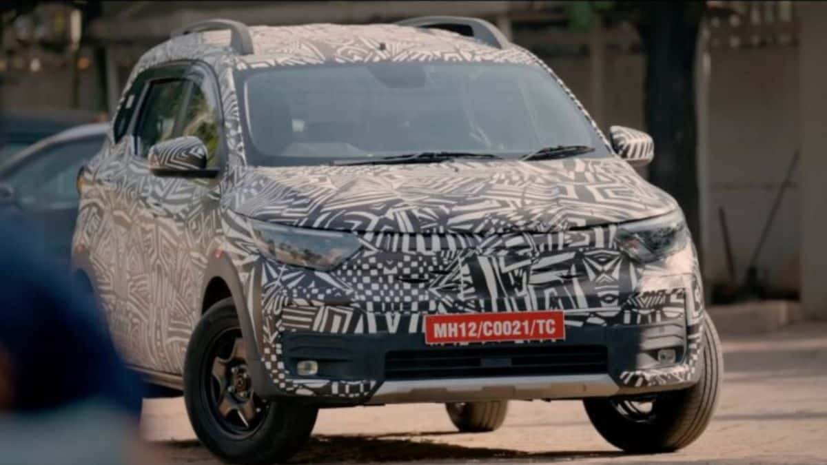 Nissan Gravite compact MPV India launch exterior and 7 seater cabin view