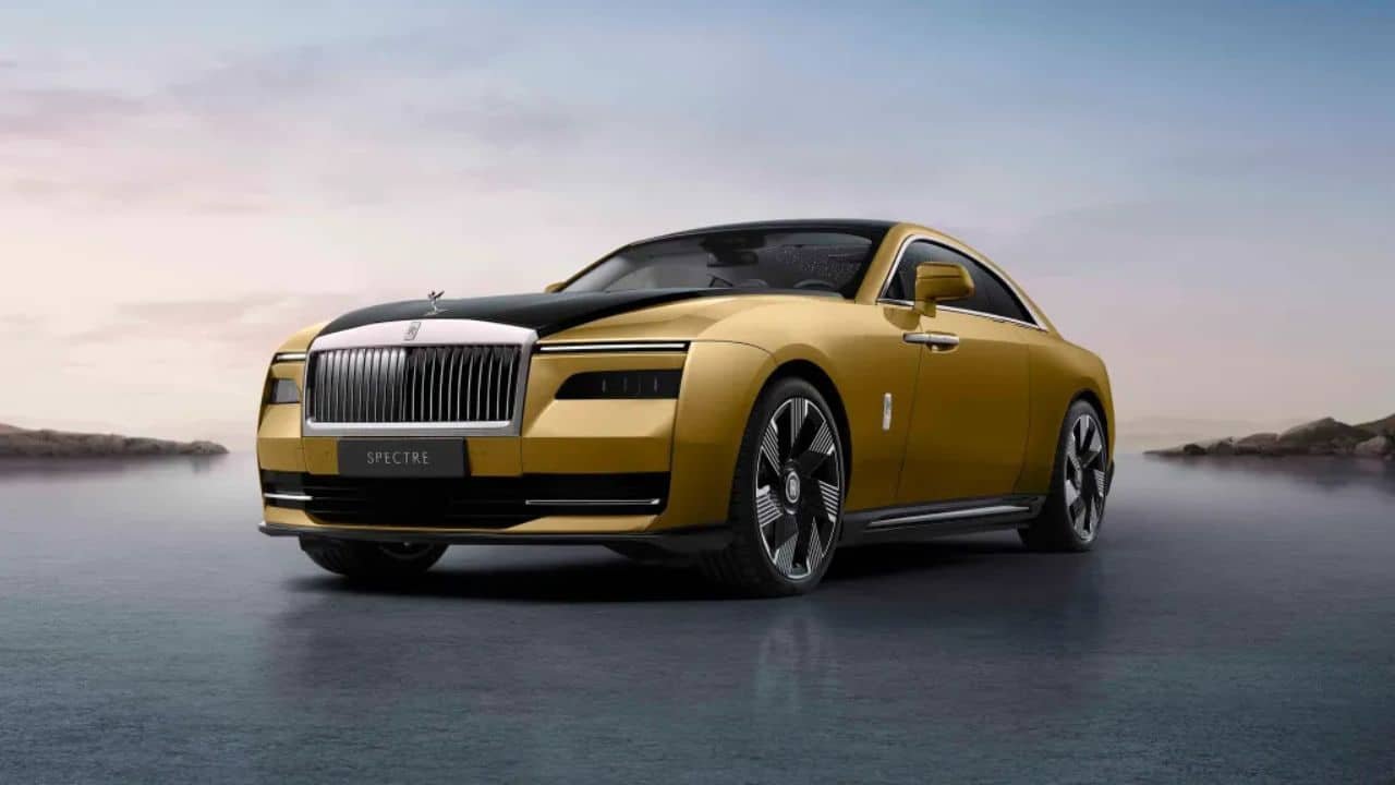 Rolls-Royce electric SUV prototype testing ahead of 2026 launch