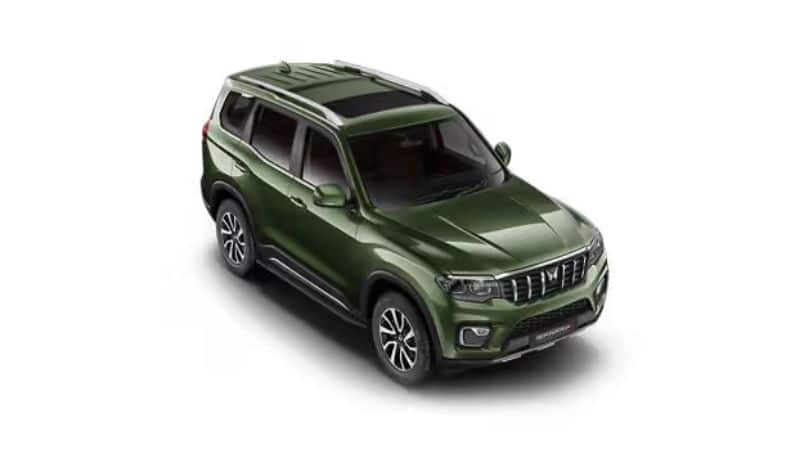 Mahindra Scorpio N and Thar SUVs displayed at an Indian dealership, part of Mahindra's SUV portfolio that crossed 60,000 units in June 2026