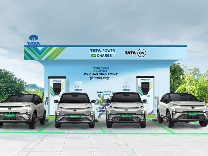 Public EV charging station along an Indian highway corridor, part of the national fast-charging network expansion in 2026.