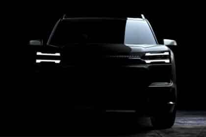 Official teaser image of the MG Hector Hawk showing its split LED DRL setup, blacked-out grille with chrome inserts, and sculpted bonnet ahead of launch.